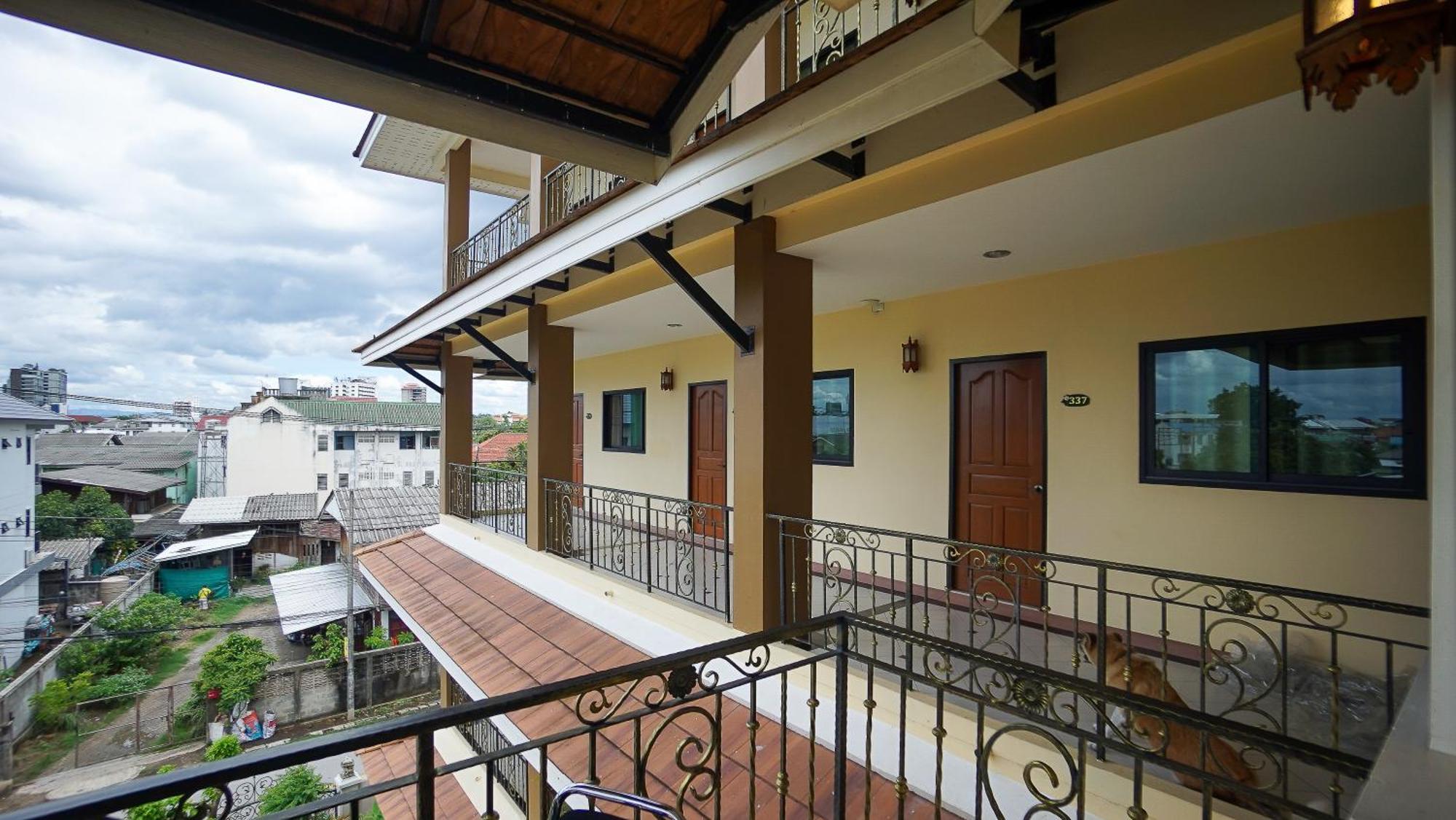 Laph Kham House Aparthotel Чиангмай Екстериор снимка