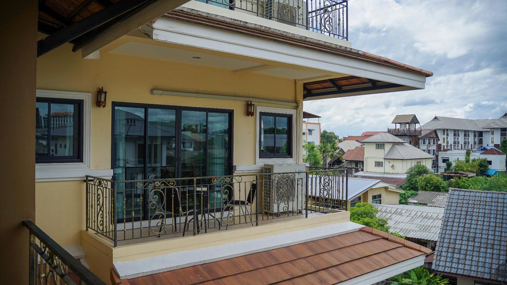 Laph Kham House Aparthotel Чиангмай Екстериор снимка