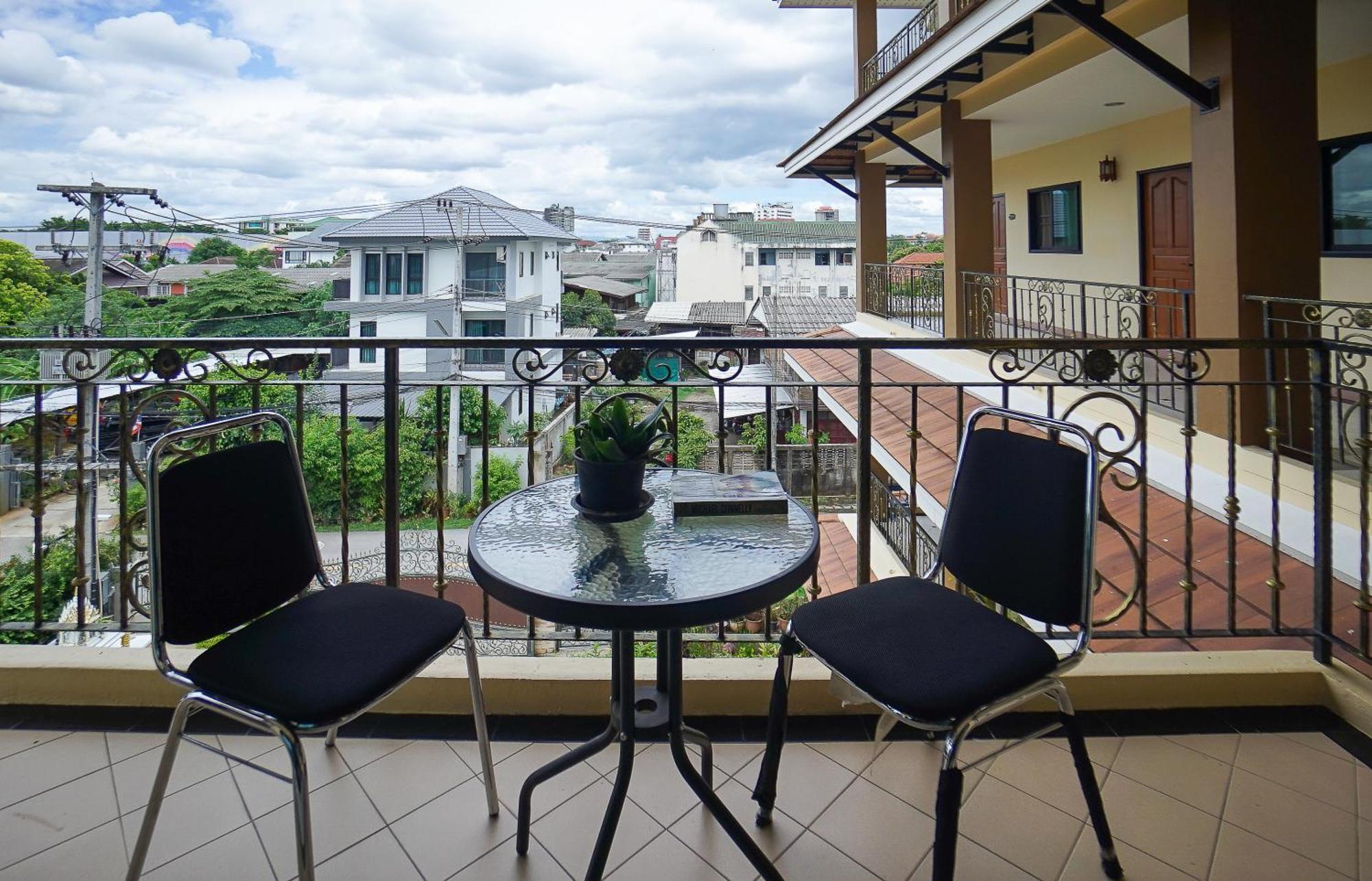 Laph Kham House Aparthotel Чиангмай Екстериор снимка