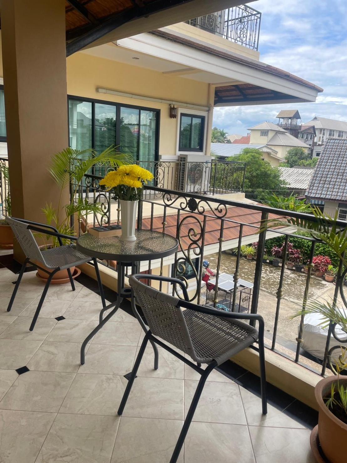 Laph Kham House Aparthotel Чиангмай Екстериор снимка