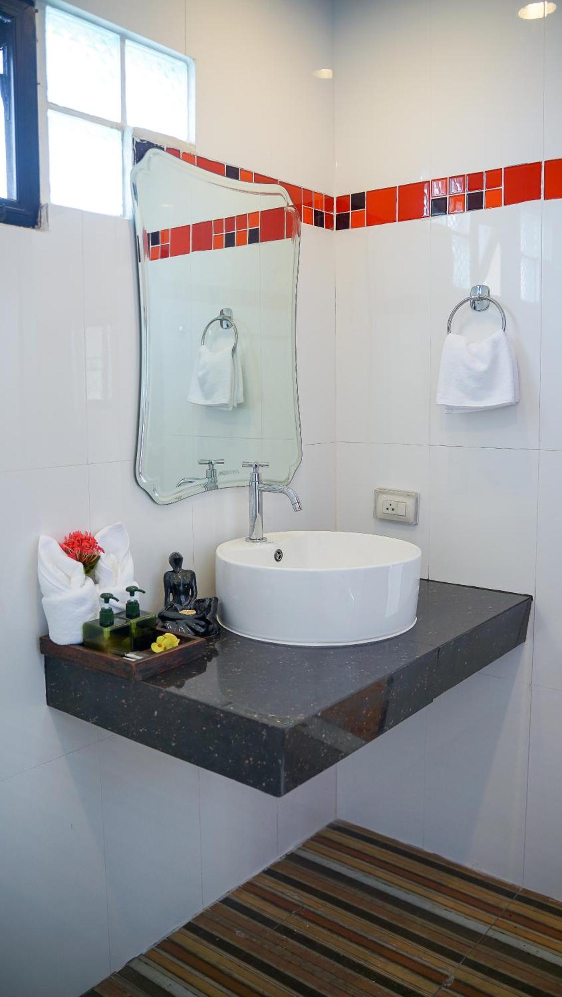 Laph Kham House Aparthotel Чиангмай Екстериор снимка