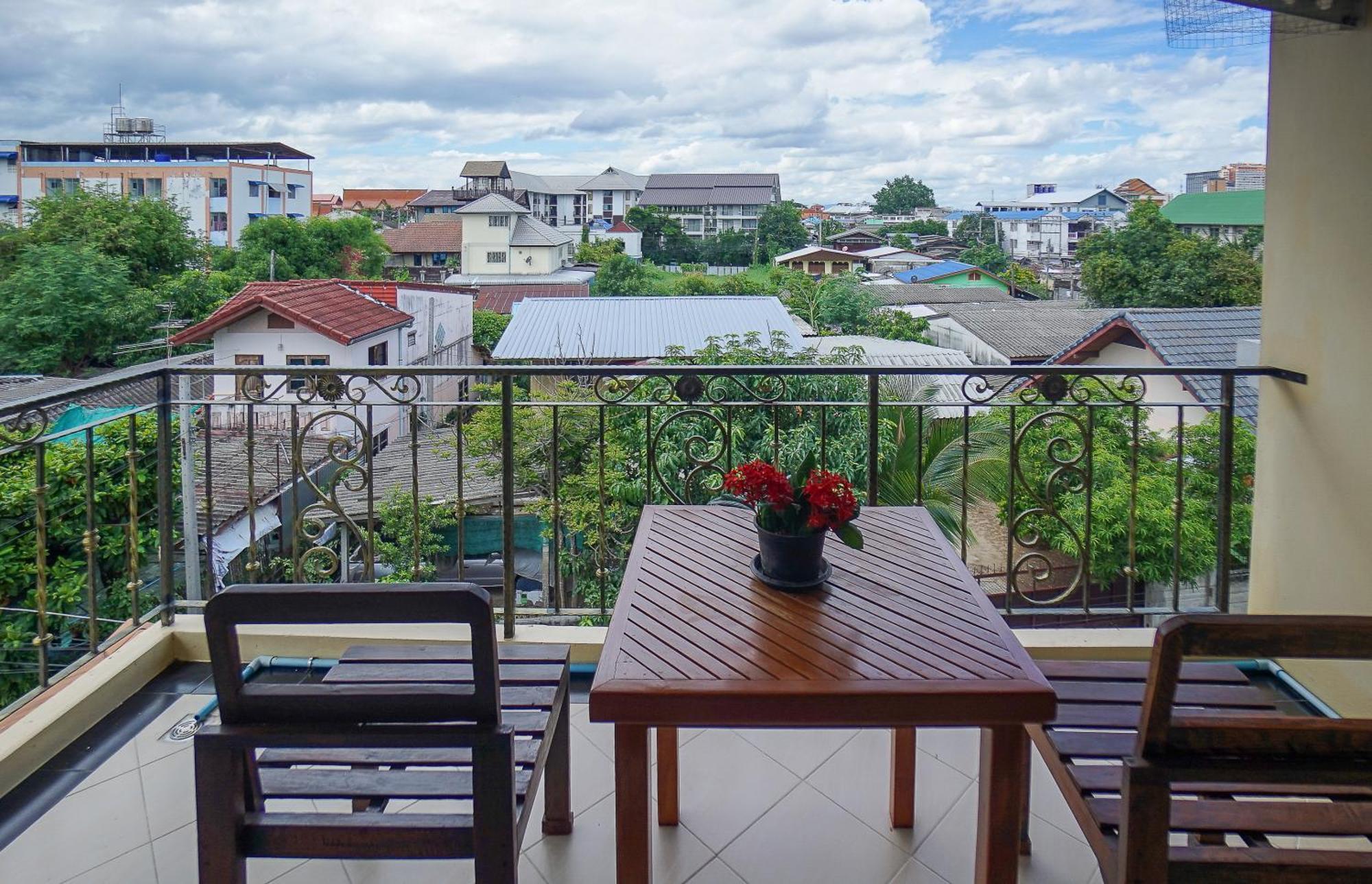 Laph Kham House Aparthotel Чиангмай Екстериор снимка